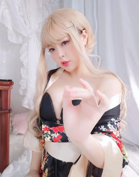 穿丝袜的女社长电影
