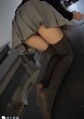 巨乳女士官